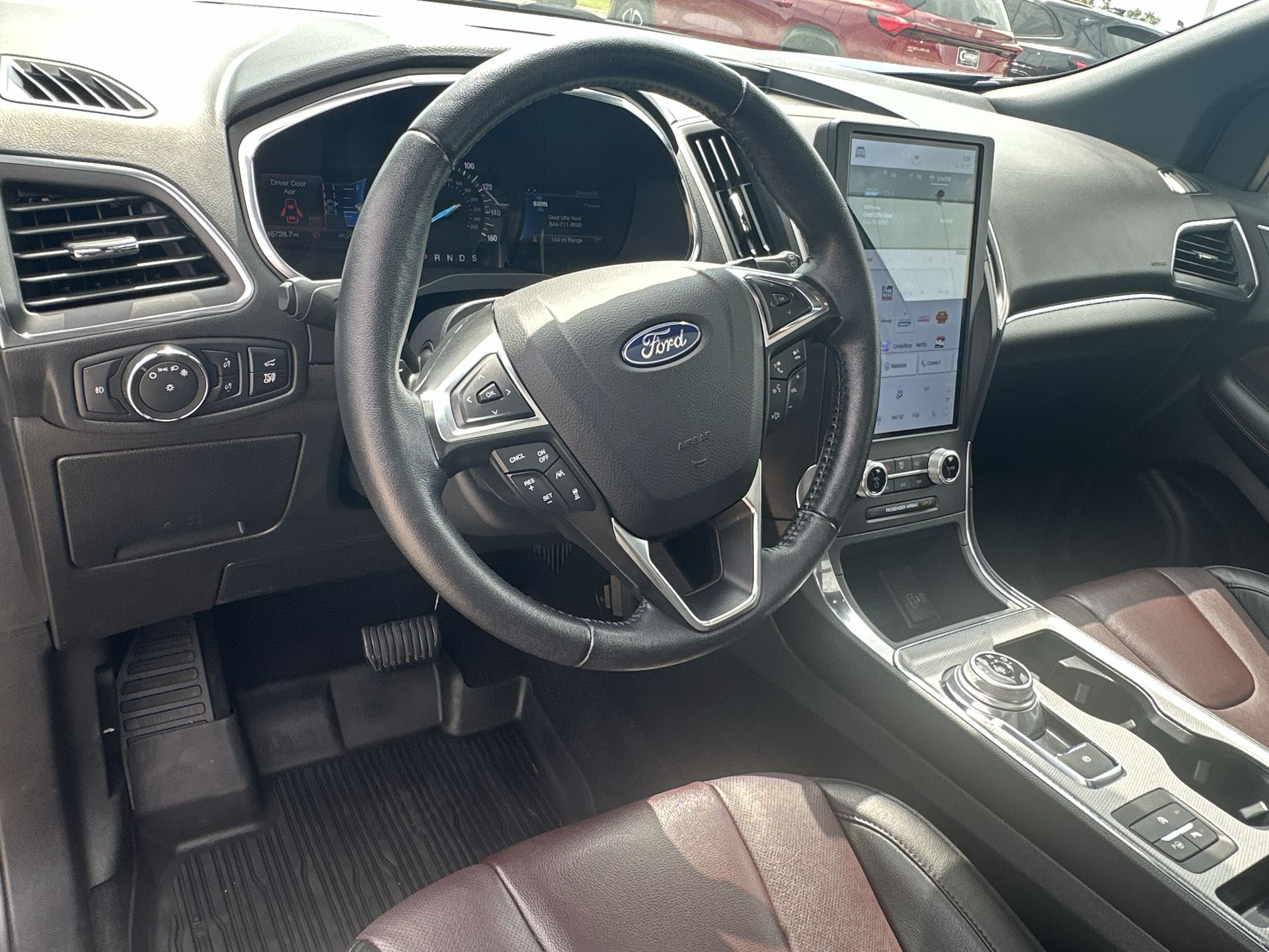 2021 Ford Edge Titanium photo 9