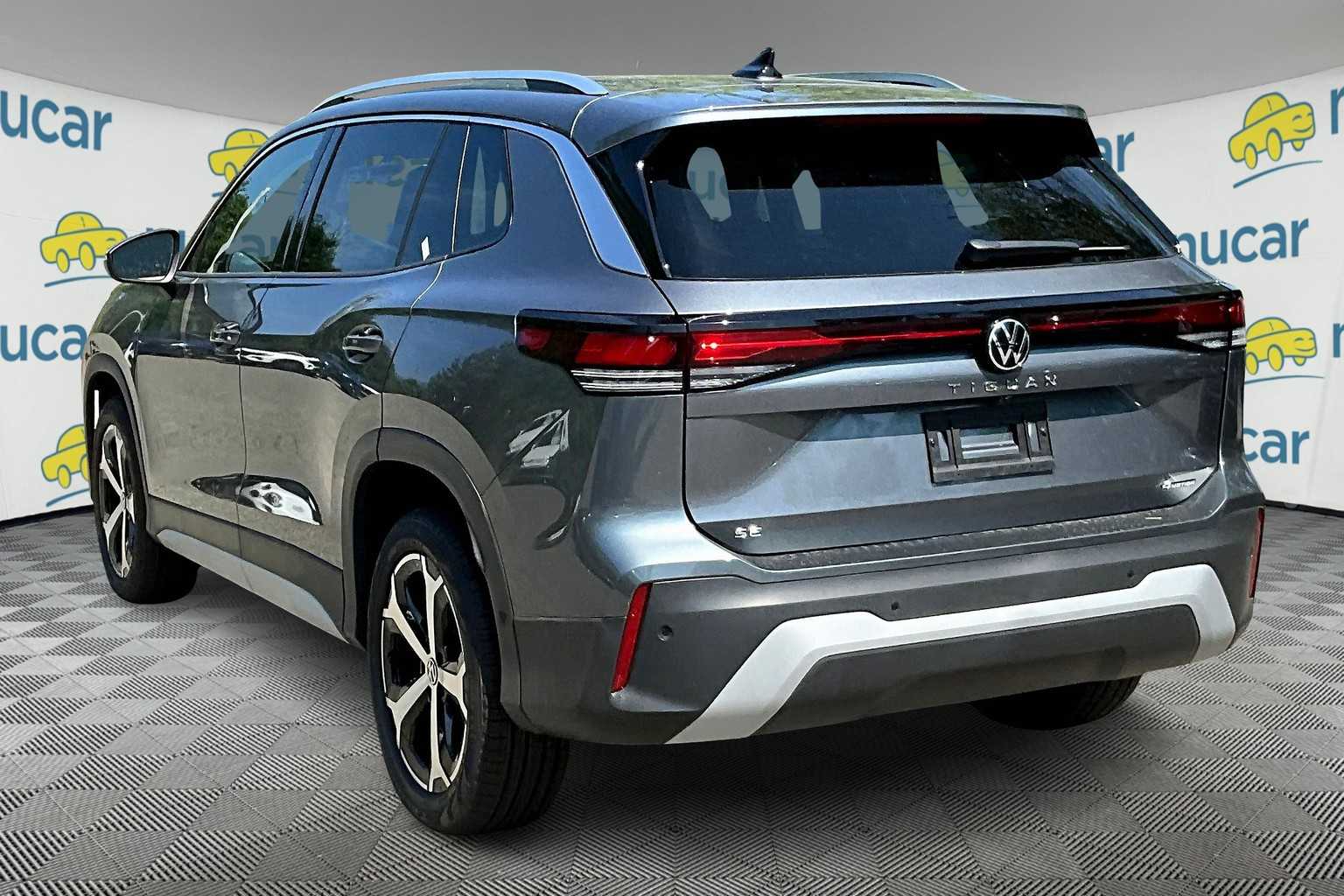 2025 Volkswagen Tiguan SE photo 4