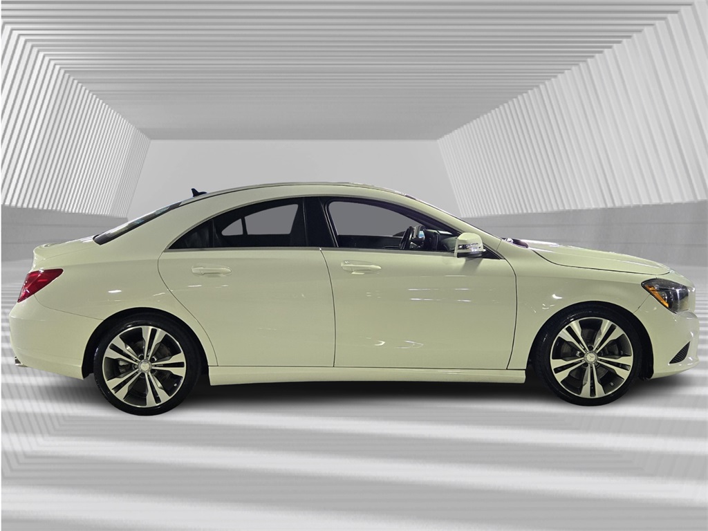 2016 Mercedes Benz CLA 250 photo 2