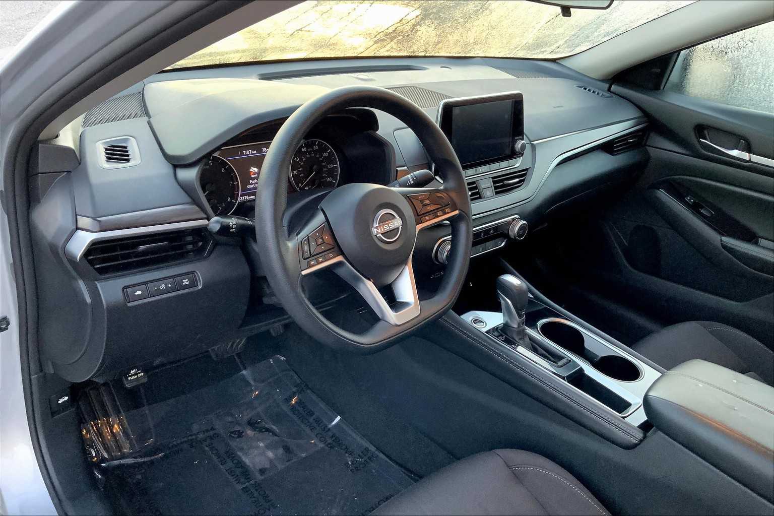 2023 Nissan Altima 2.5 SV photo 16