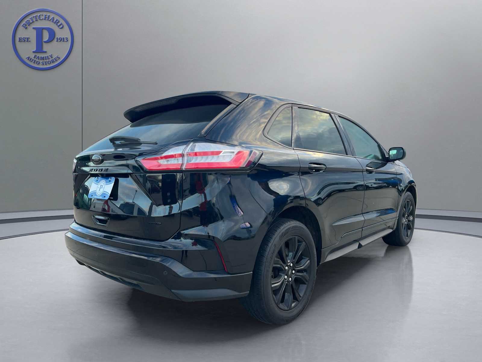 2022 Ford Edge SE photo 3