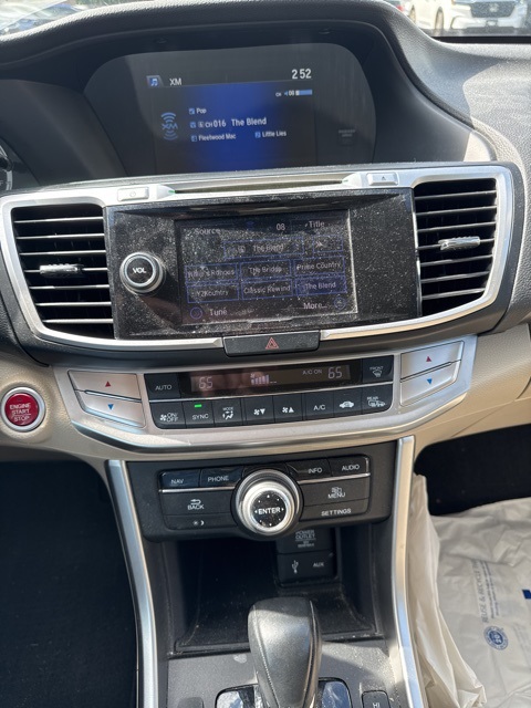 2015 Honda Accord EX-L photo 9