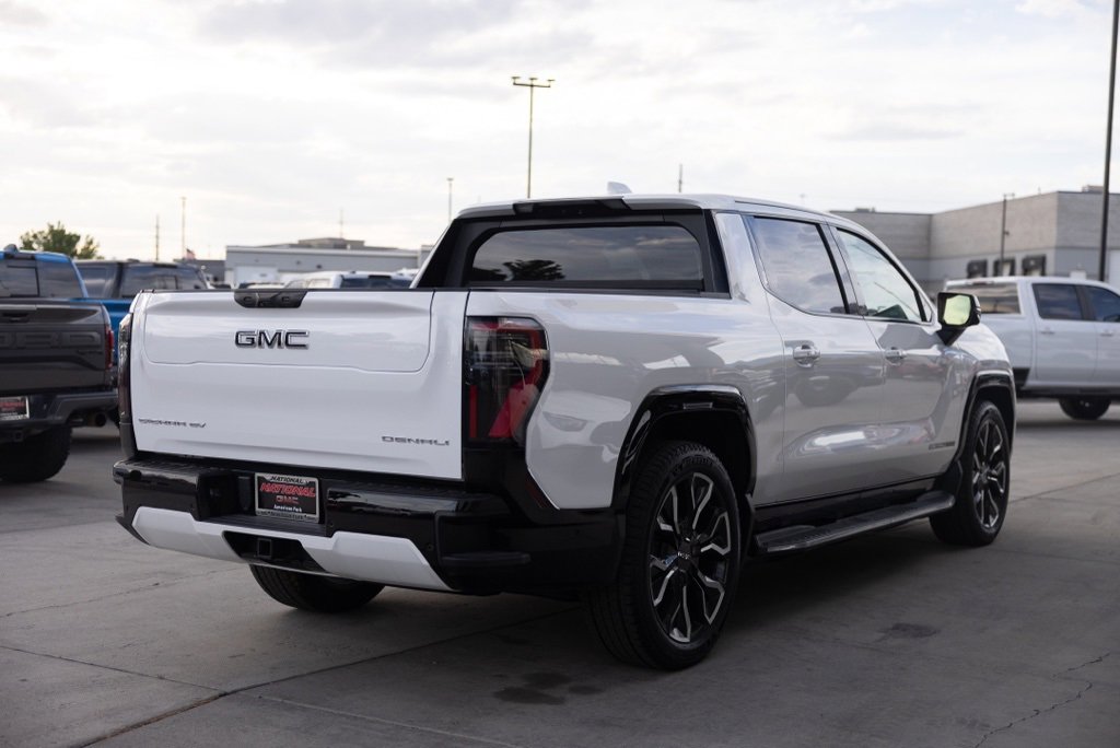 2025 Gmc Sierra EV Denali photo 12