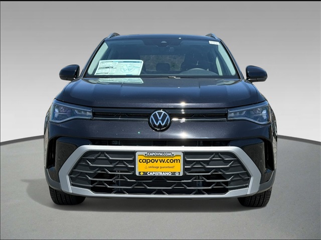 2025 Volkswagen Taos SE photo 2
