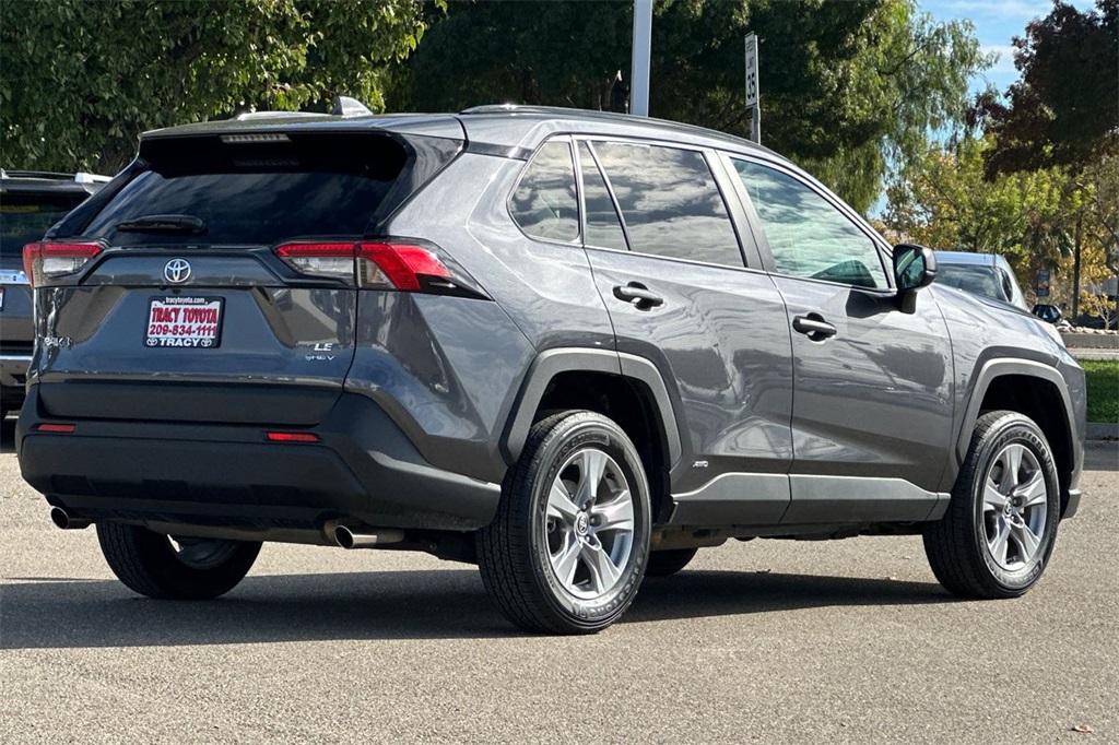 2025 Toyota RAV4 Hybrid LE photo 2