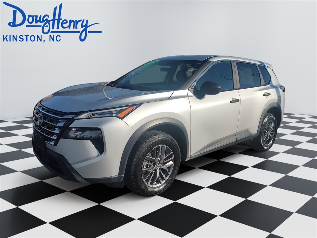 2024 Nissan Rogue S's photo