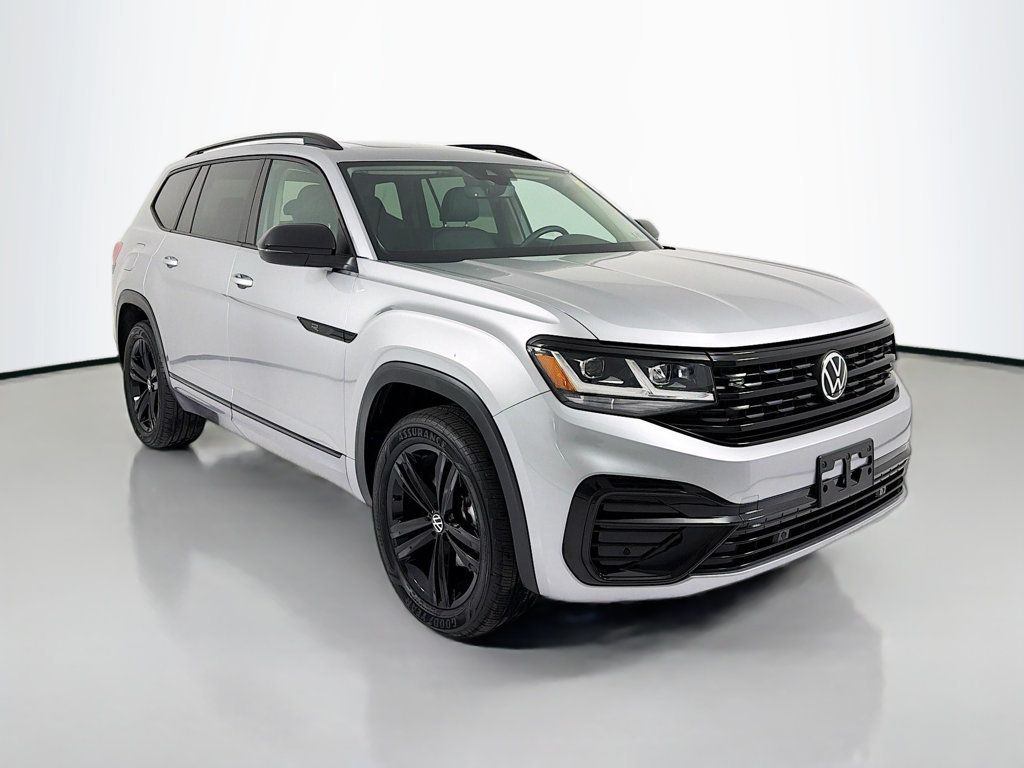 2023 Volkswagen Atlas SEL R-Line Black's photo
