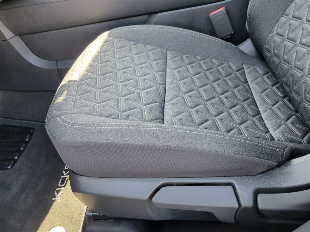 2025 Nissan Kicks SV photo 15