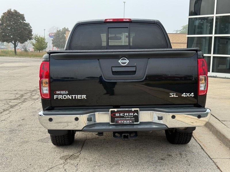 2019 Nissan Frontier SL photo 3