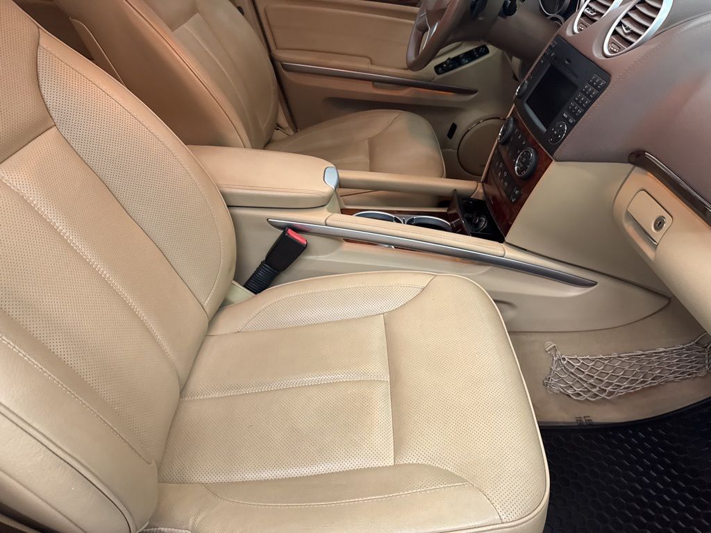 2011 Mercedes Benz GL 350 photo 27