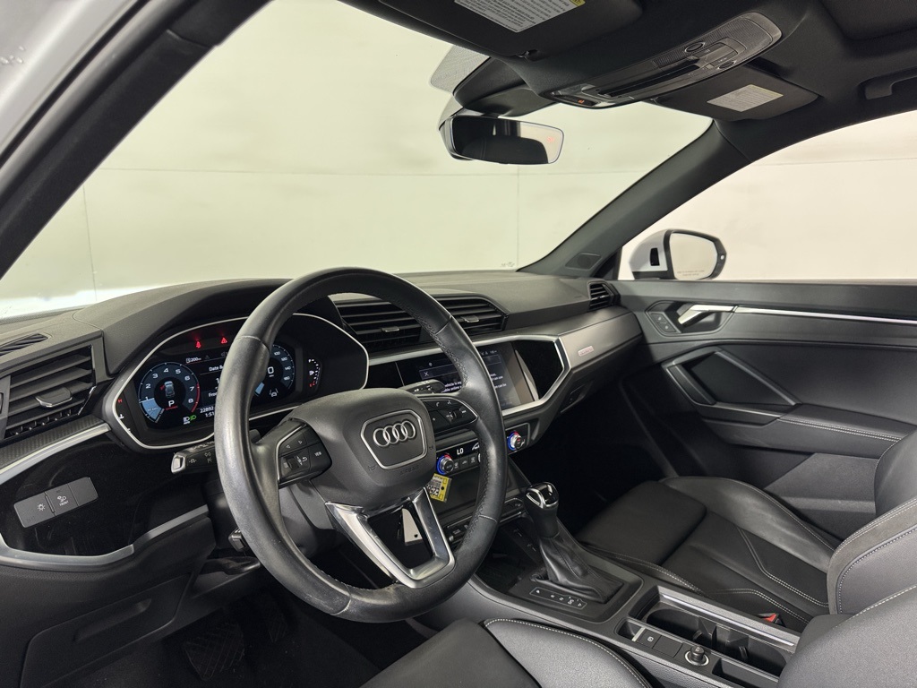 2022 Audi Q3 S line Premium Plus photo 5