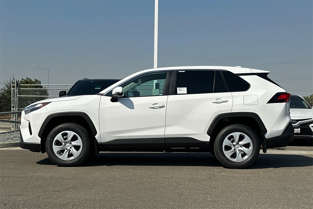 2025 Toyota RAV4 LE photo 7