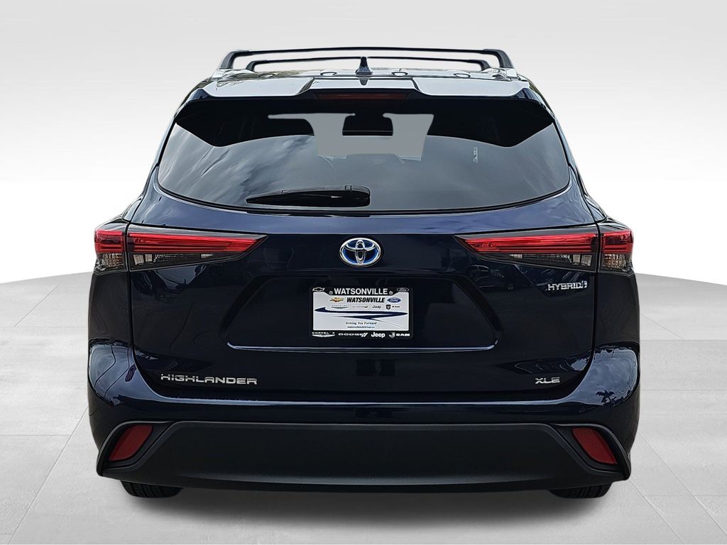 2022 Toyota Highlander Hybrid XLE photo 3