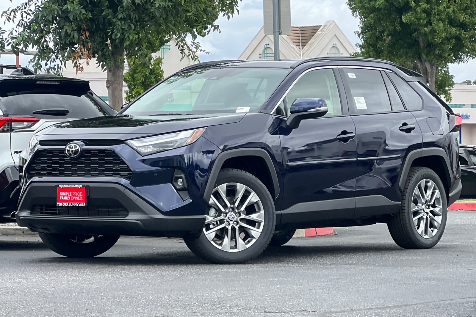 2025 Toyota RAV4 XLE Premium photo 2