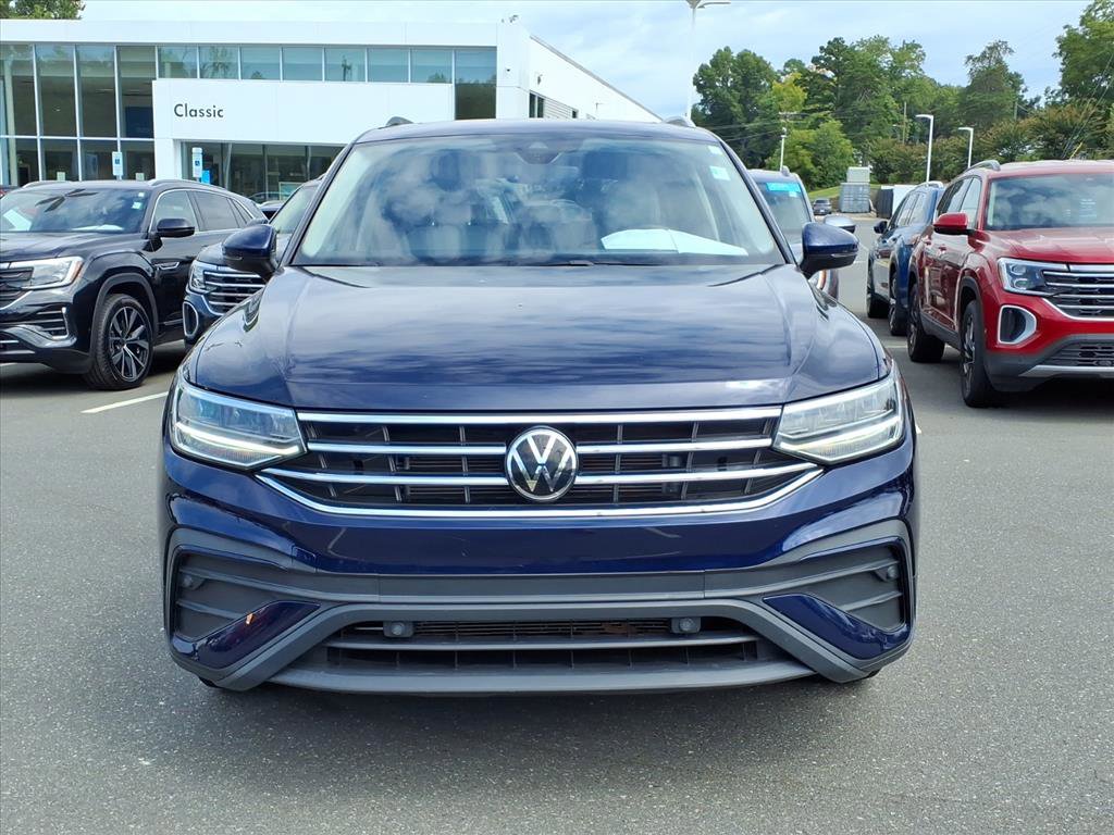 2023 Volkswagen Tiguan SE photo 2