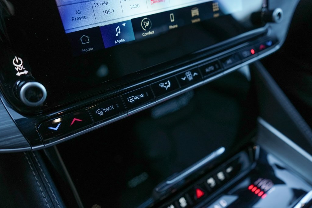 2024 Jeep Wagoneer L Series III photo 26
