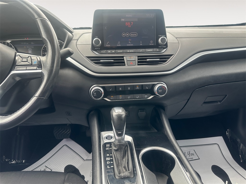 2022 Nissan Altima 2.5 SV photo 11