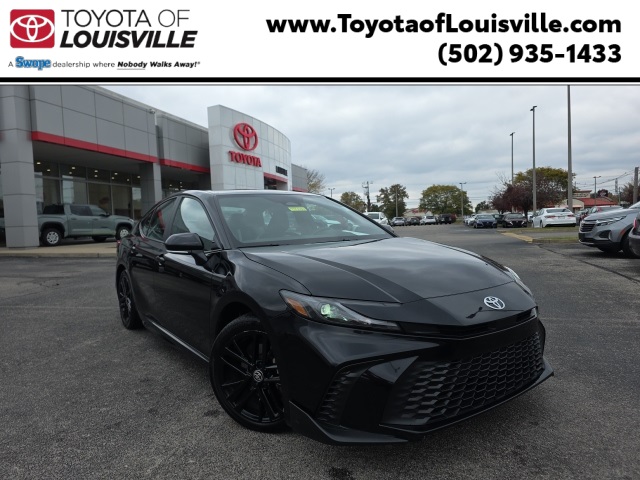 2025 Toyota Camry SE's photo