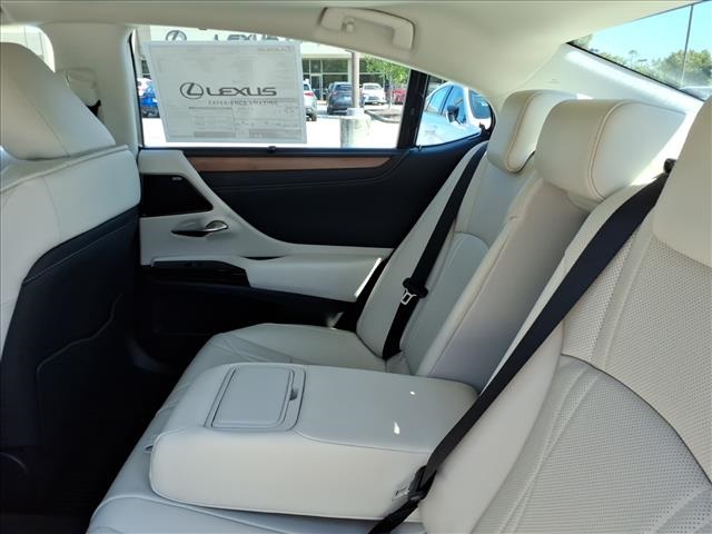 2025 Lexus ES 350 Ultra Luxury photo 12