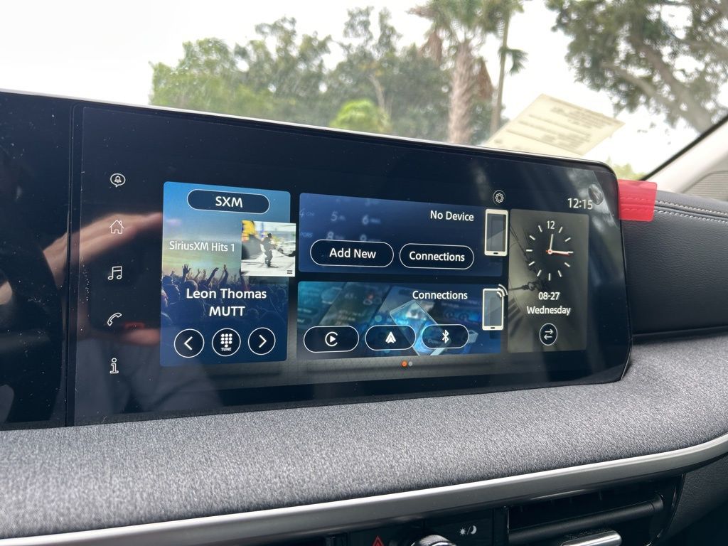 2025 Nissan Kicks SV photo 23