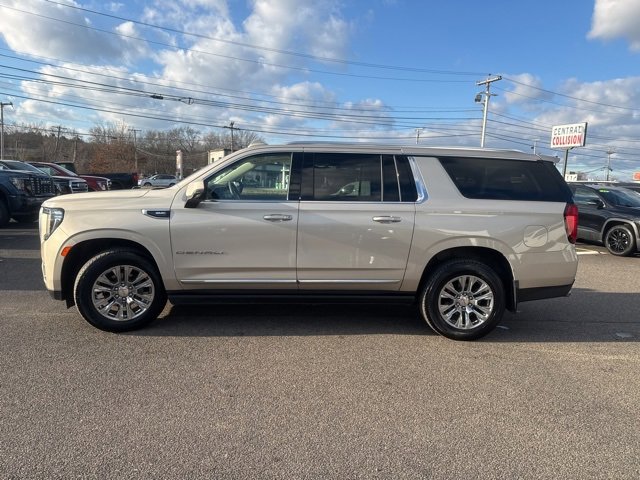 2022 Gmc Yukon XL Denali photo 2