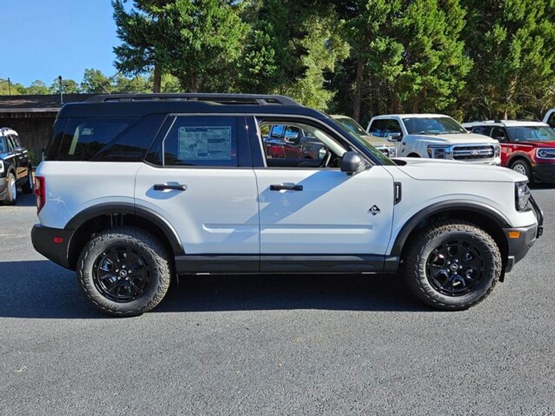 2025 Ford Bronco Sport Outer Banks photo 11