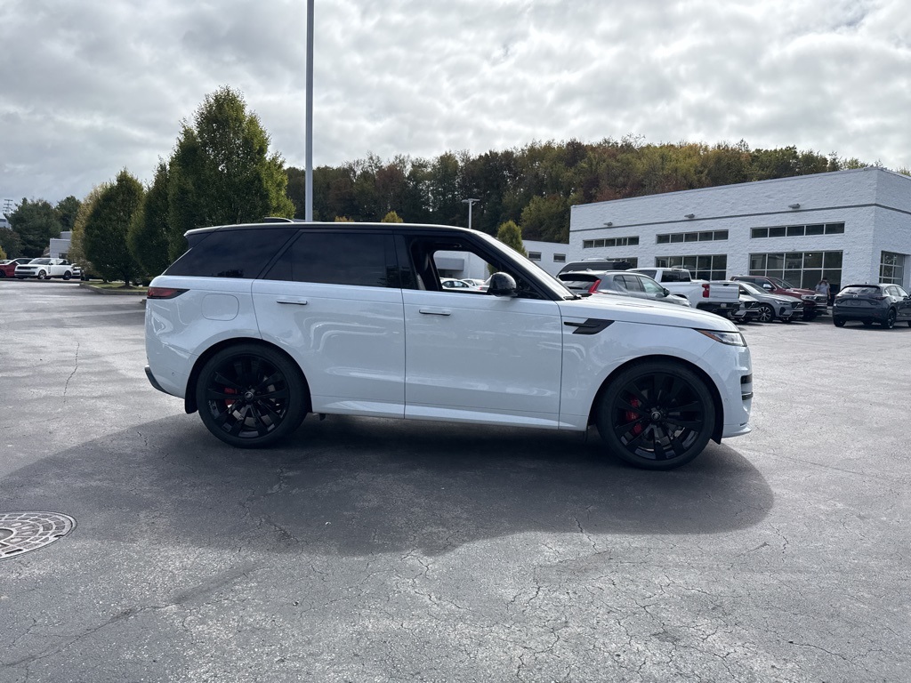 2023 Land Rover Range Rover Sport SE photo 4