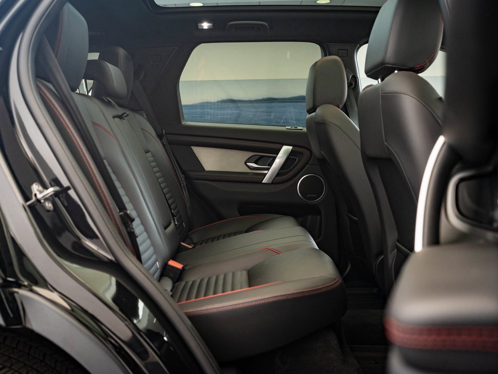 2023 Land Rover Discovery Sport SE R-Dynamic photo 29