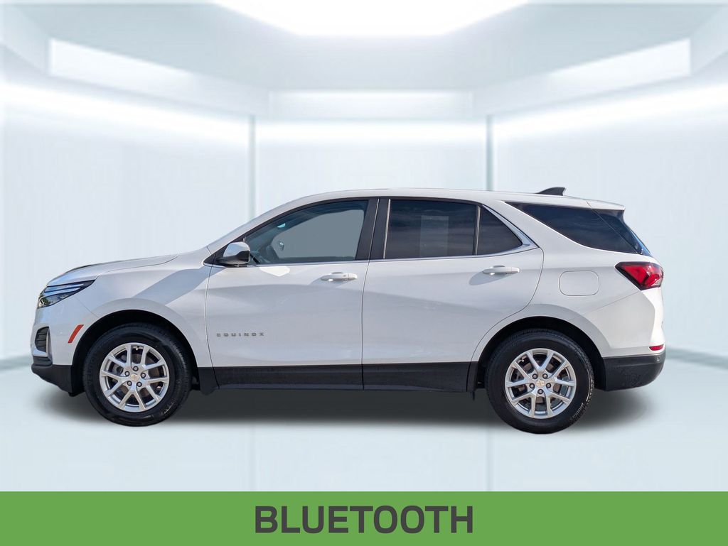 2024 Chevrolet Equinox LT photo 2