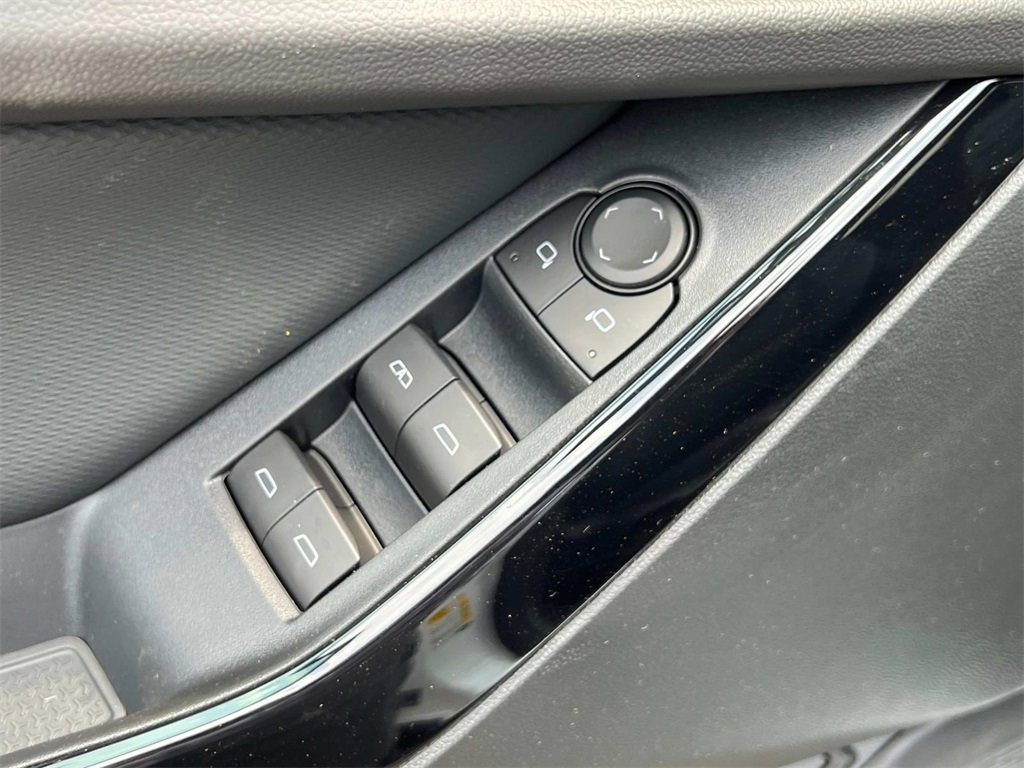 2026 Chevrolet Equinox photo 11