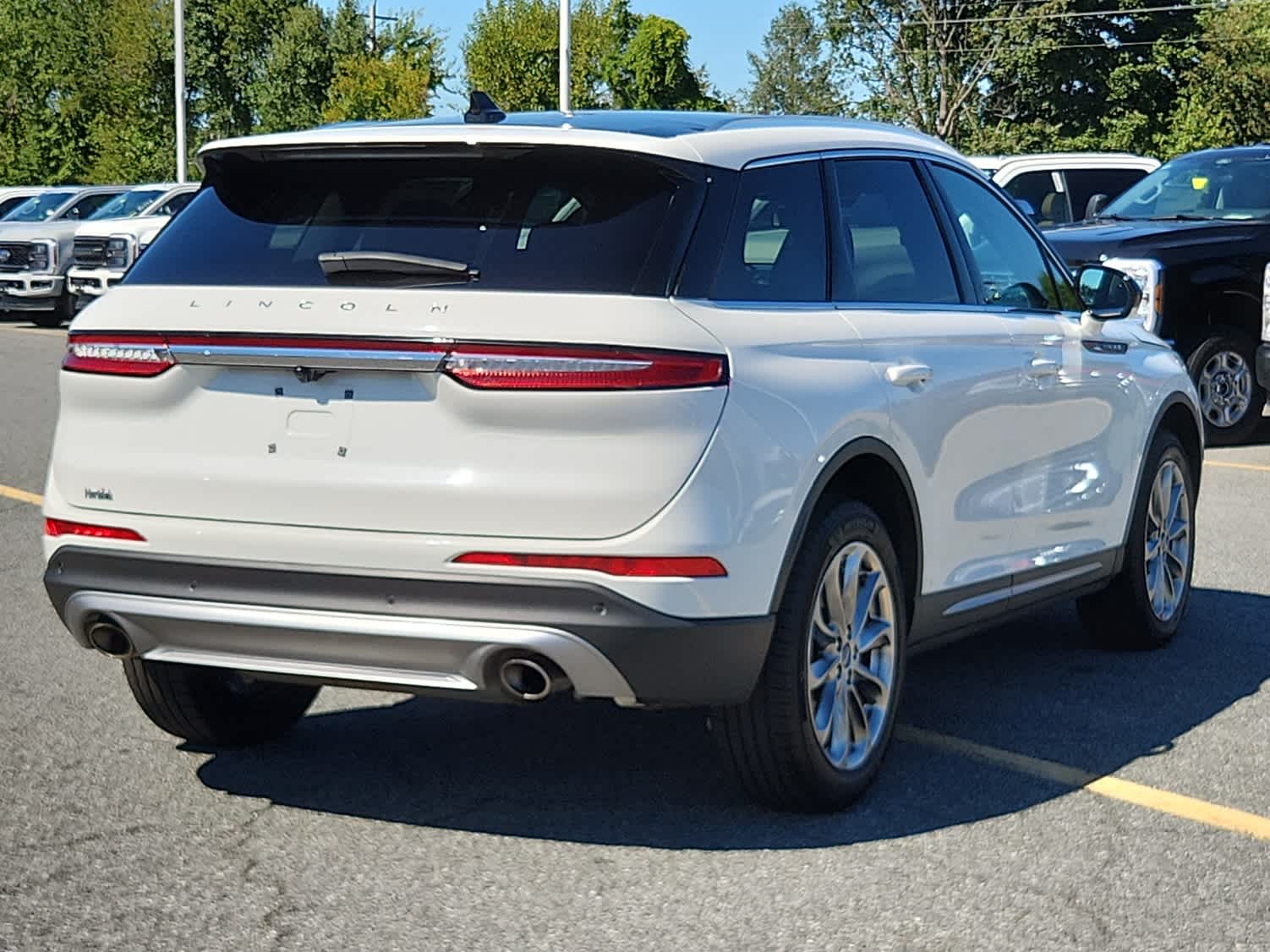 2021 Lincoln Corsair Standard photo 3