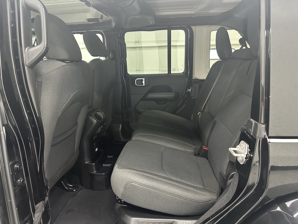 2024 Jeep Wrangler Sahara 4xe photo 15
