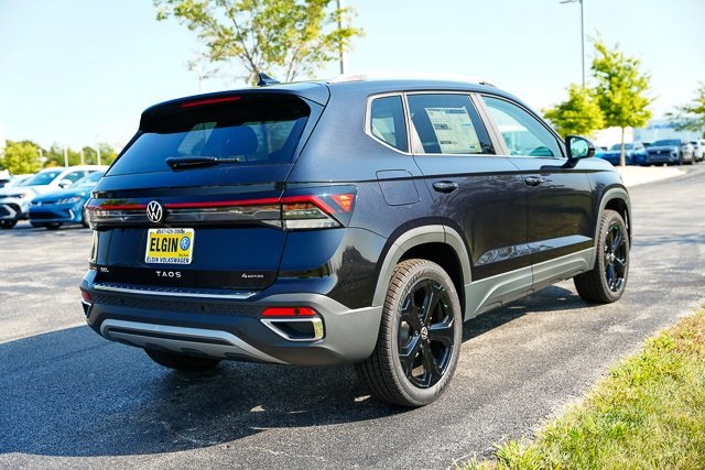 2025 Volkswagen Taos SEL photo 31