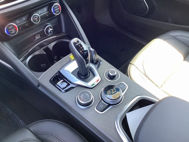 2022 Alfa Romeo Stelvio Ti Sport photo 16