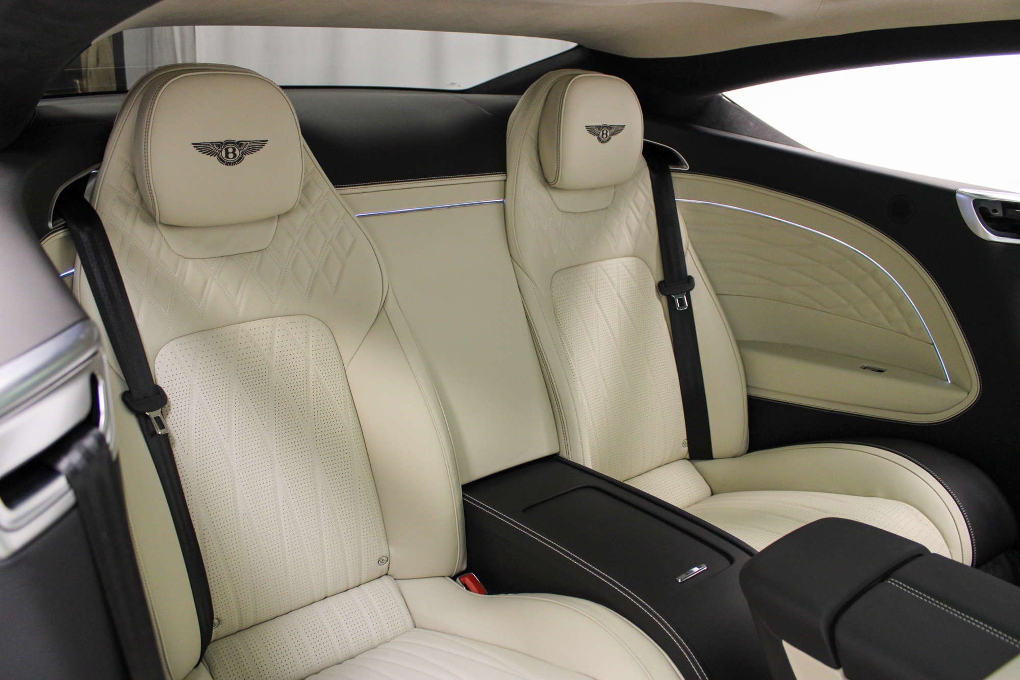 2024 Bentley Continental GT Azure V8 photo 24