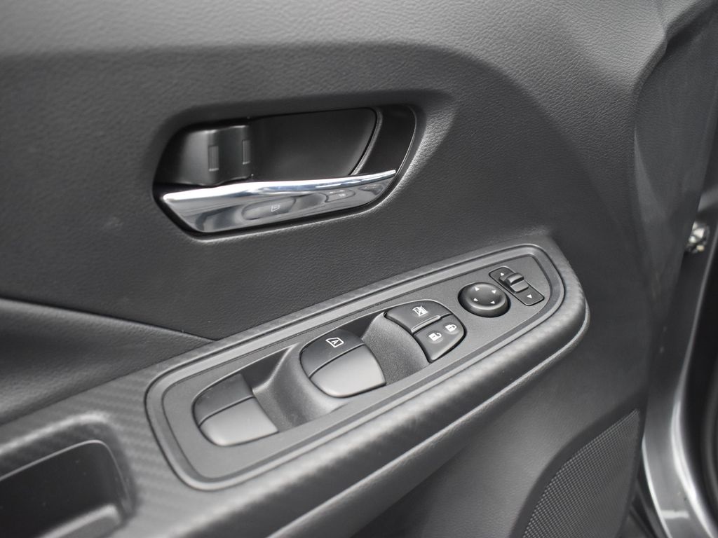 2025 Nissan Versa 1.6 SV photo 26