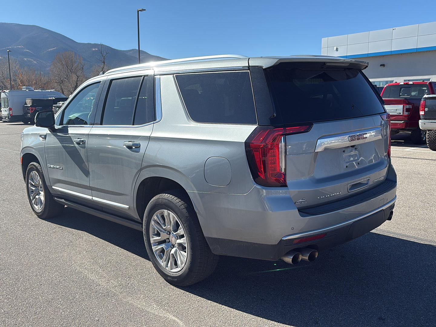 2024 Gmc Yukon Denali photo 3