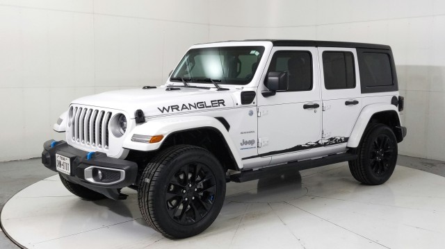 Used 2023 BRIGHT WHI Jeep Sahara image 1