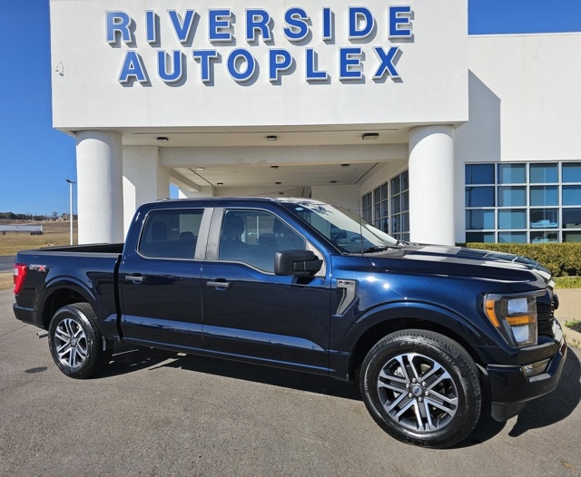 2023 Ford F-150 XL's photo