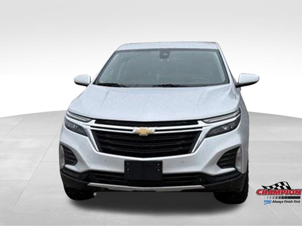 2022 Chevrolet Equinox LT photo 2