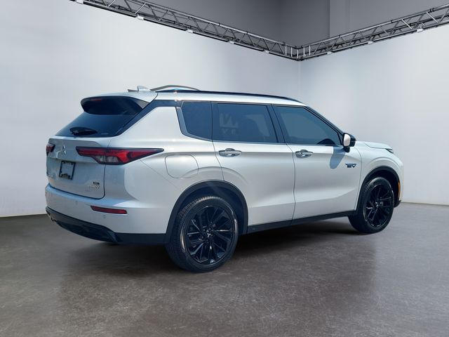 2025 Mitsubishi Outlander PHEV SEL Black Edition photo 3