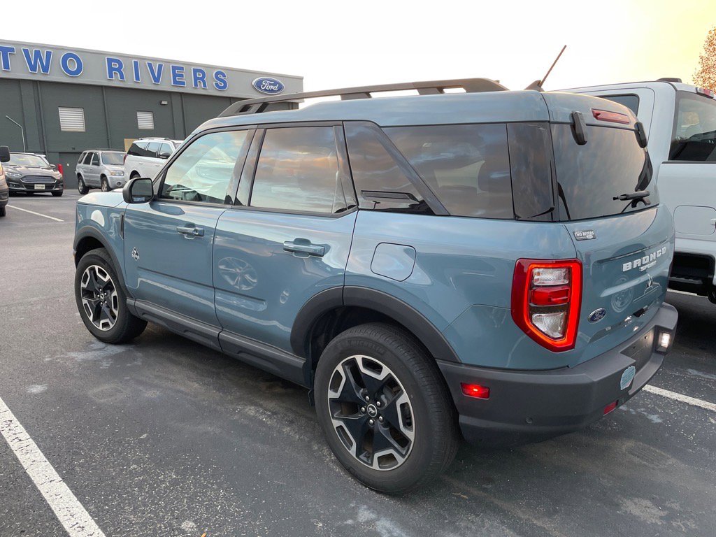 2023 Ford Bronco Sport Outer Banks photo 2