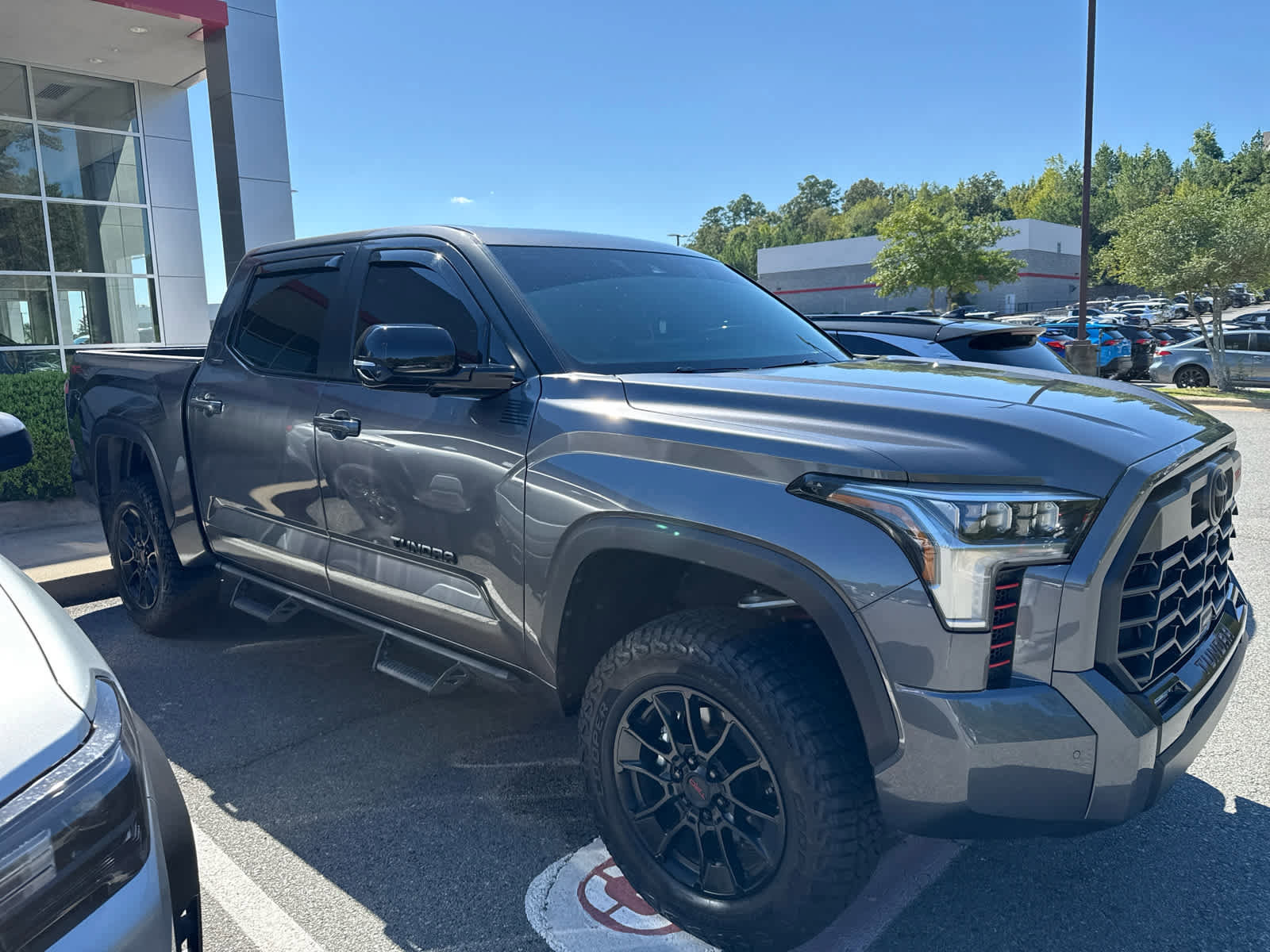 Used 2025 Toyota Tundra Limited with VIN 5TFWA5DB8SX254761 for sale in Little Rock