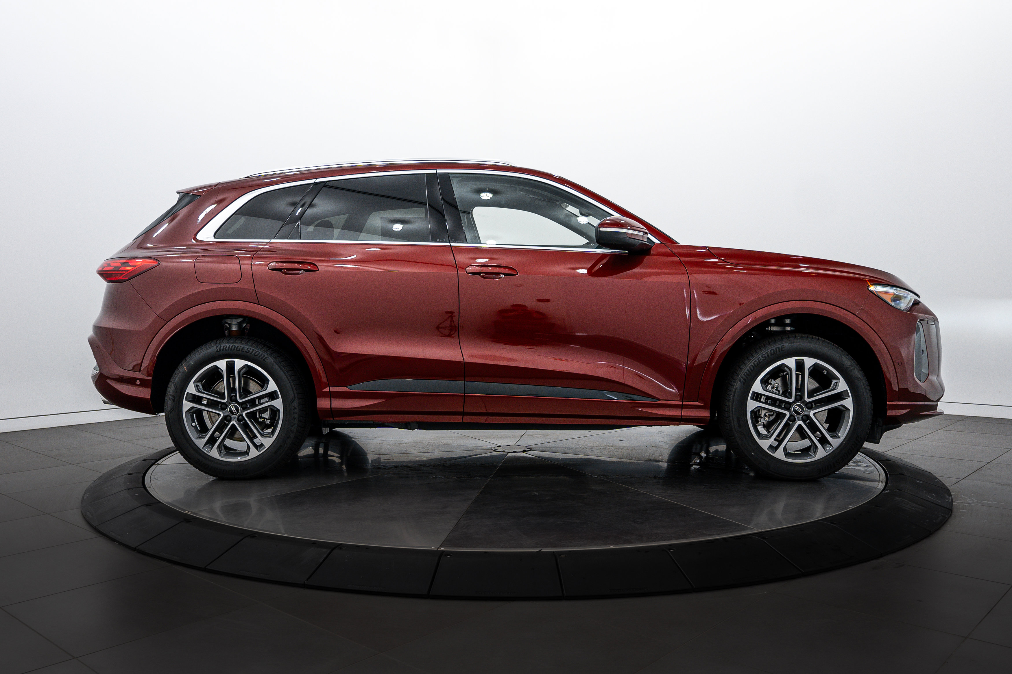 2025 Audi Q5 Premium Plus photo 3