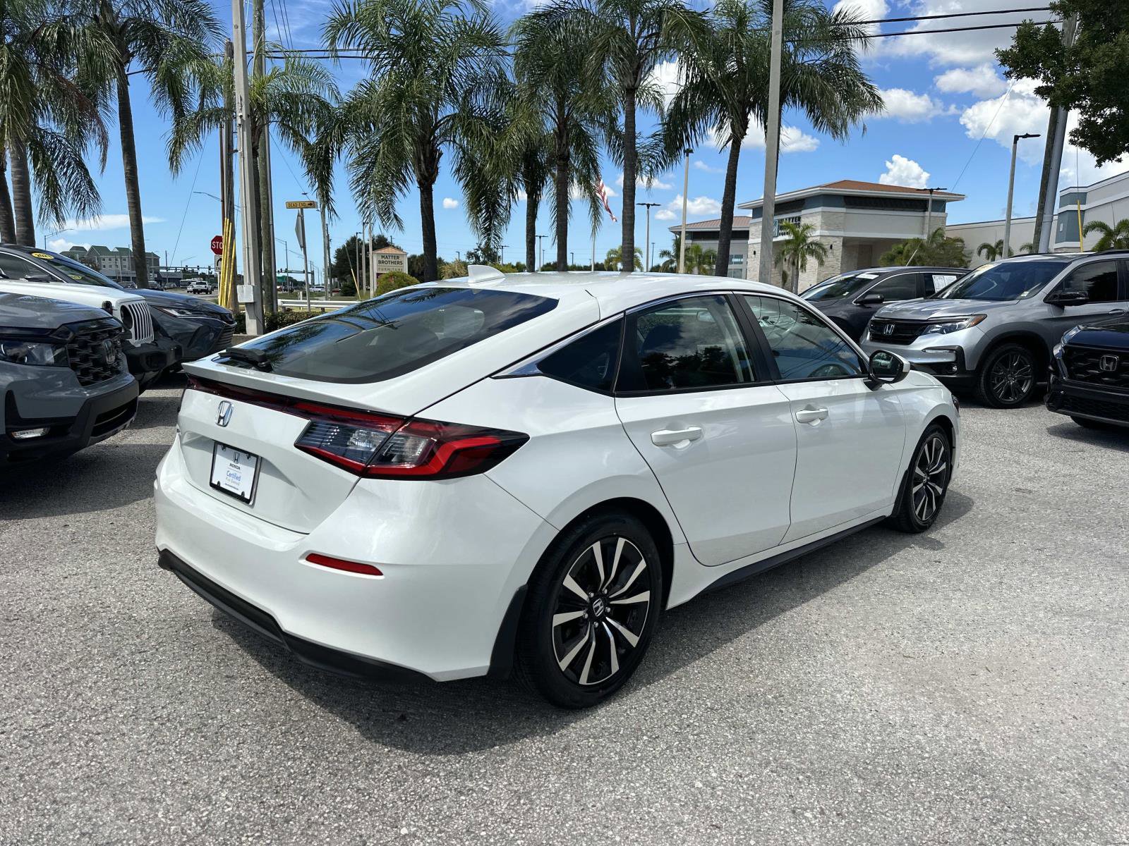 2023 Honda Civic EX-L Hatchback photo 3