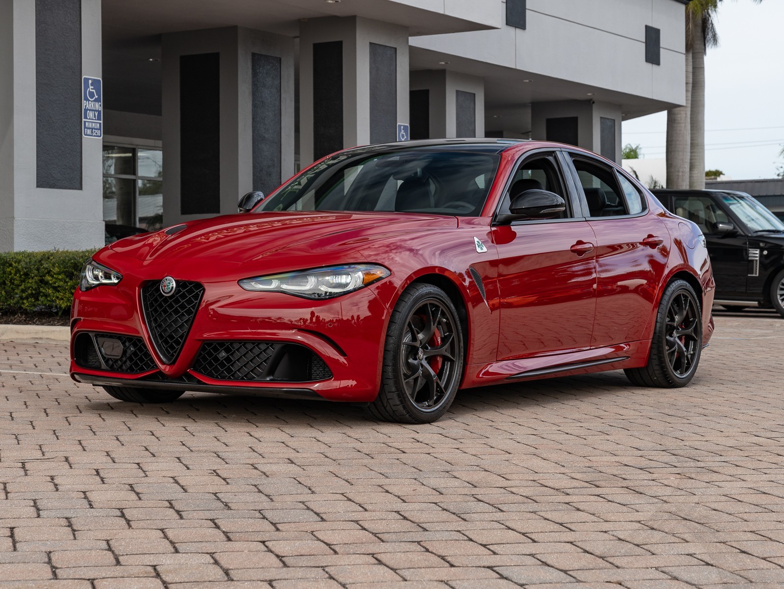 2024 Alfa Romeo Giulia Quadrifoglio photo 17