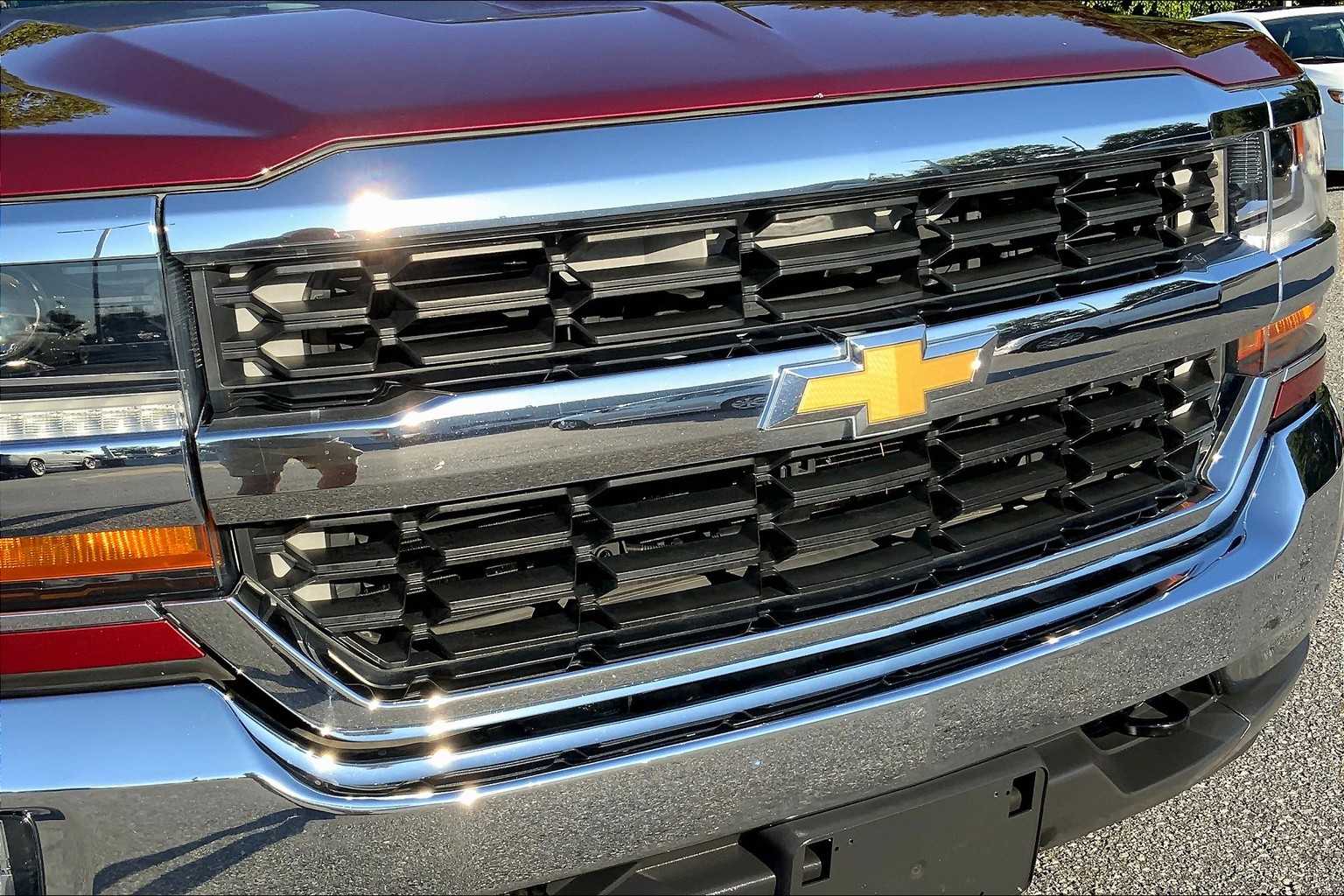 2017 Chevrolet Silverado 1500 LT photo 28