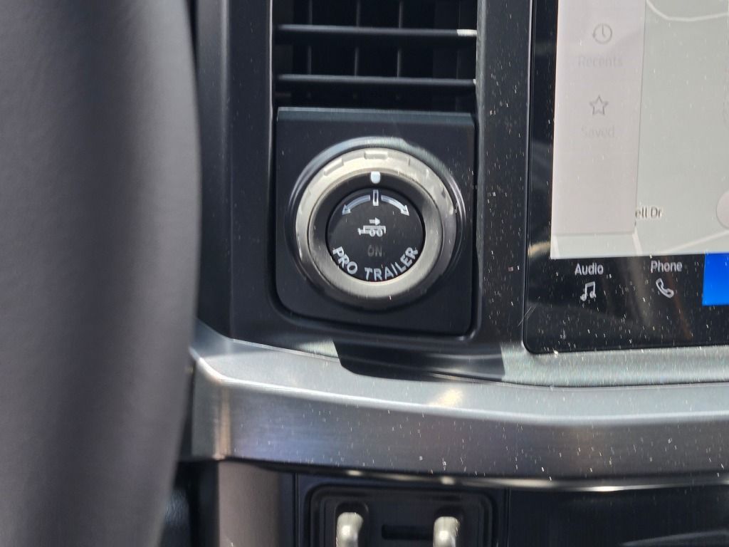 2025 Ford F-250 Lariat photo 24