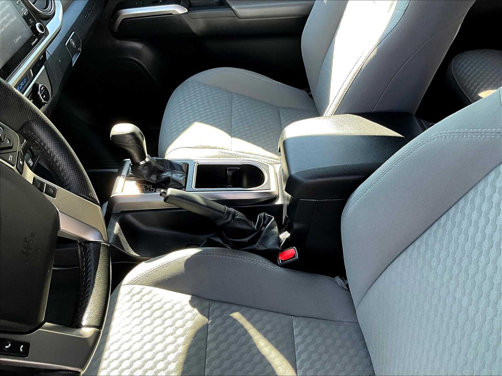 2021 Toyota Tacoma SR5 photo 20
