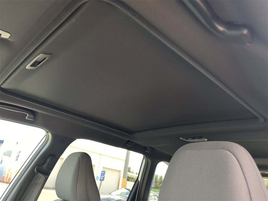 2025 Subaru Forester Premium Base photo 17